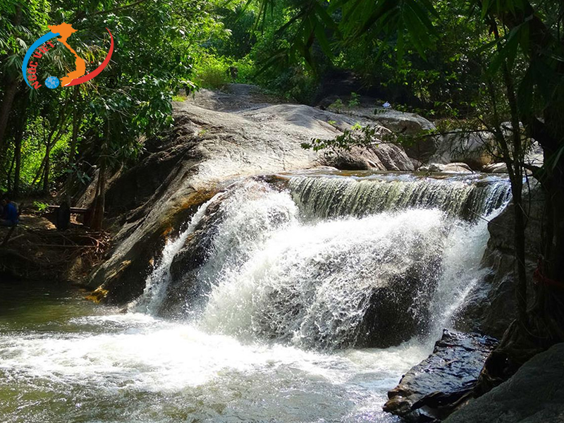 Thác Kaew Chan hay Nine Level Thác Kaew Chan hay Nine Level