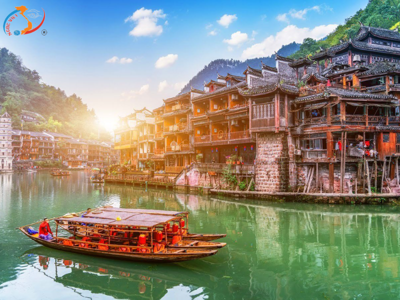 ZHANGJIAJIE- FENGHUANG ANCIENT TOWN